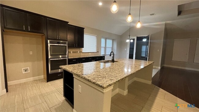 Building Photo - 6201 Morganite Ln