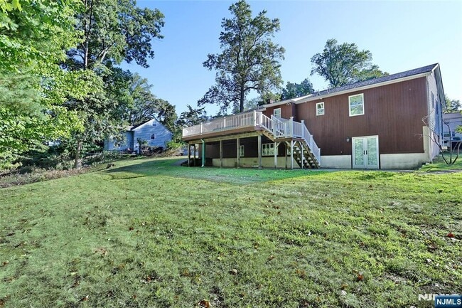 Building Photo - 43 Forest Dr