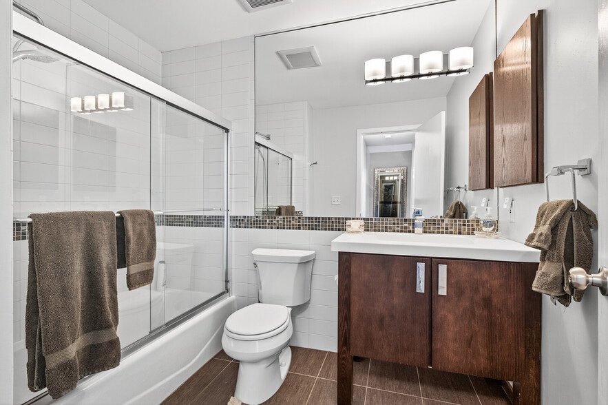 Main Bathroom - 220 2nd St NE