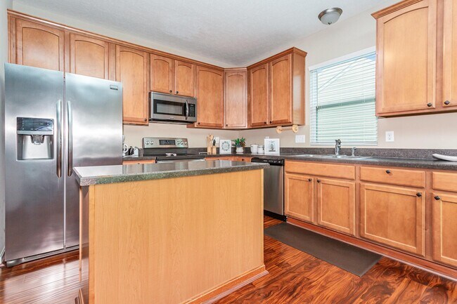 Building Photo - 7862 Waggoner Trace Dr