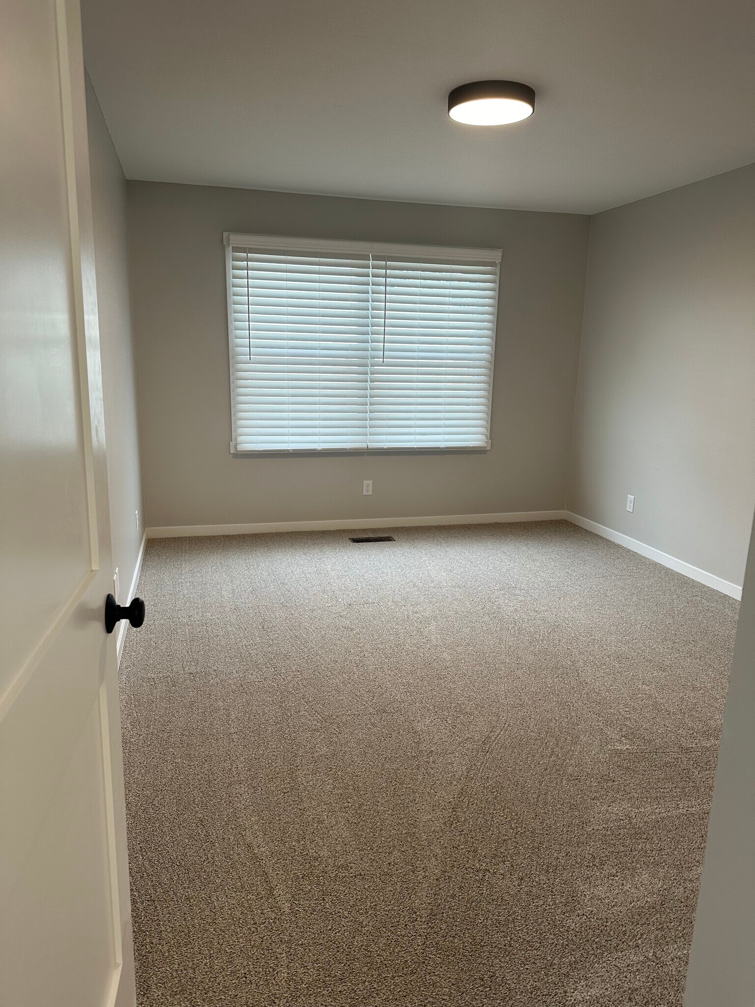 Building Photo - 1551 Namekagon St