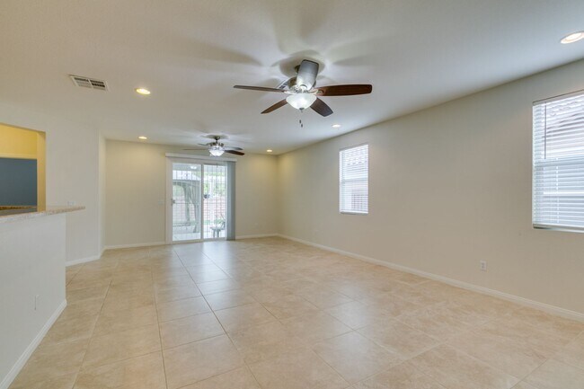 Building Photo - 3- Bedroom, 2- Bathroom home in Mountain's...