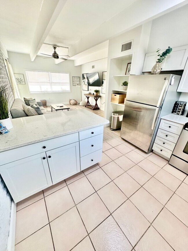 Building Photo - 334 Bluefish Dr