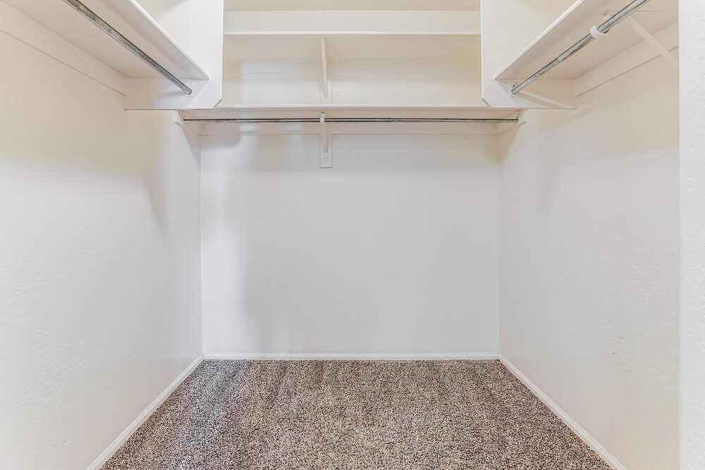 Building Photo - 1435 E Pryor Rd