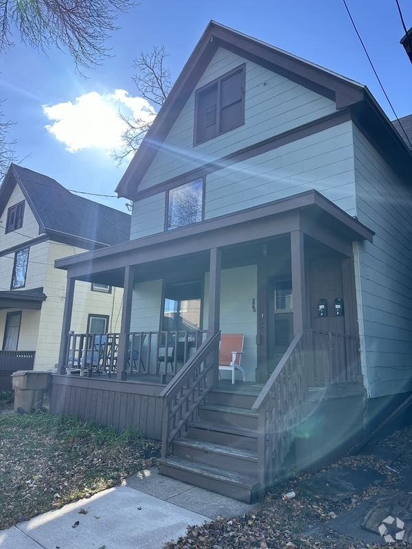 Building Photo - 118 S Blair St