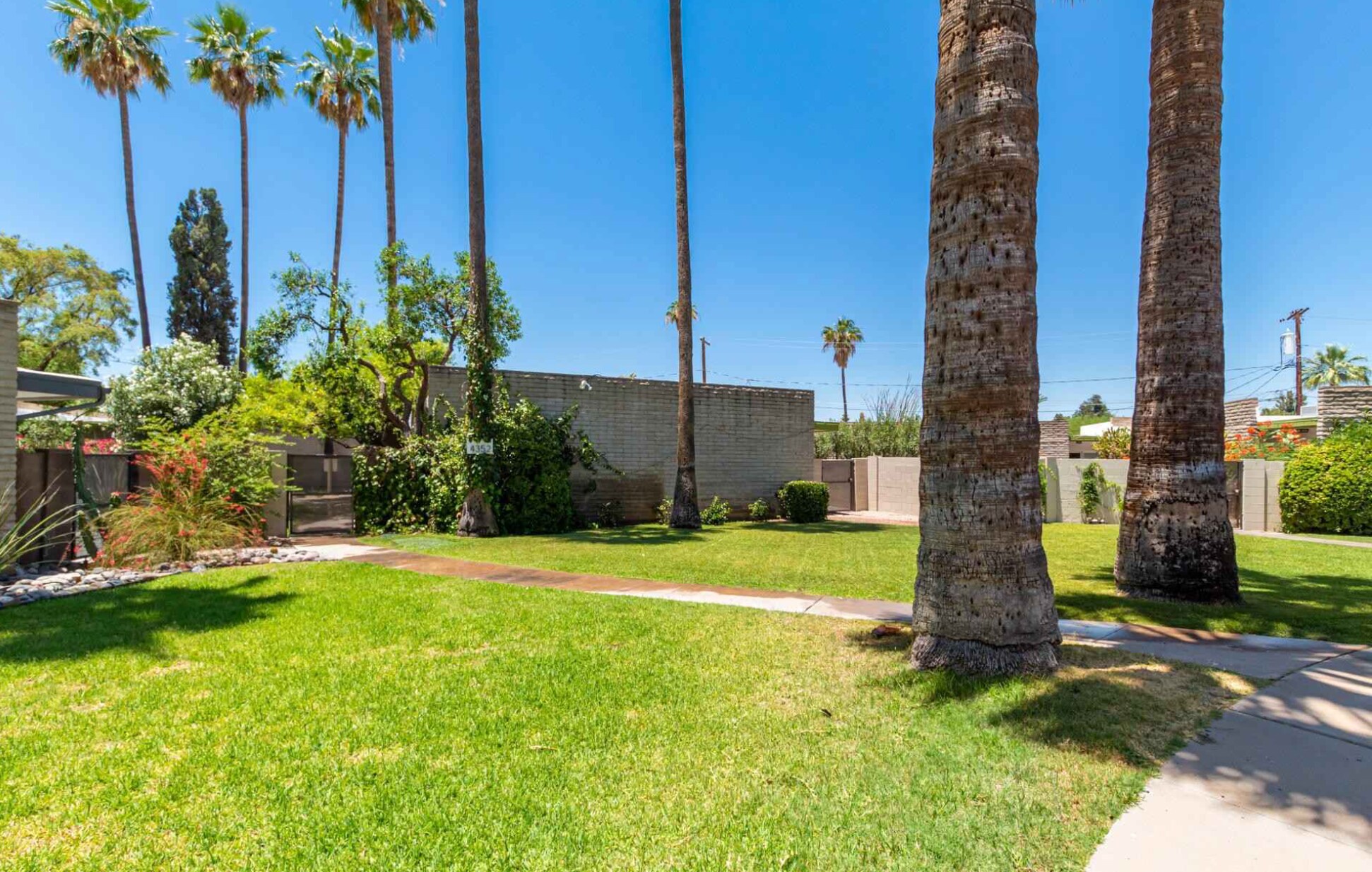 Building Photo - 4352 N 36th Plz