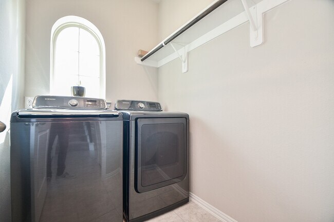 Building Photo - 15219 Stuart Bat Cave Ln