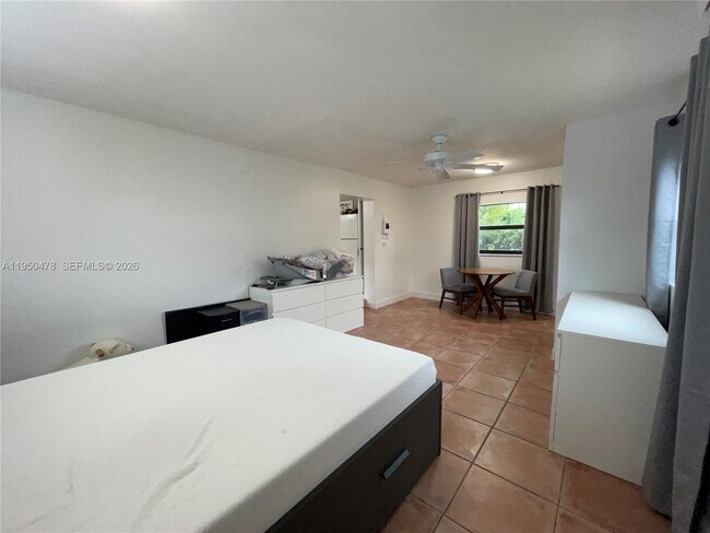 Building Photo - 2342 SW 128th Ave