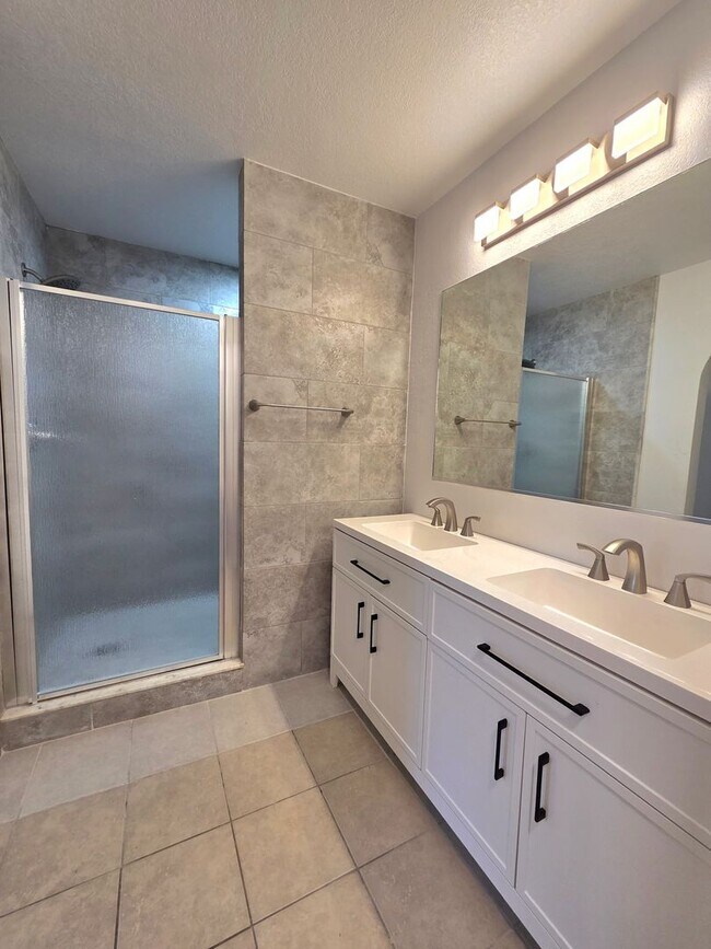 Building Photo - Spacious, Stylish Living in a Guard-Gated West Las Vegas Community in The Lakes with Resort-Style...