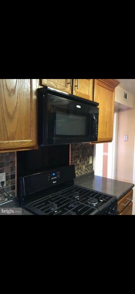Building Photo - 2453 Berryhill St