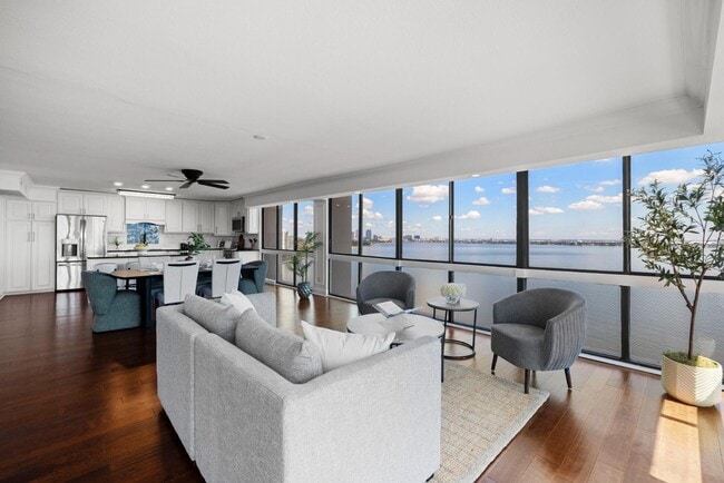 Building Photo - 3301 Bayshore Blvd