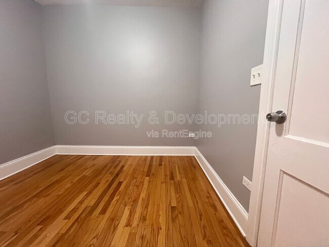 Building Photo - 4820 N Springfield Ave