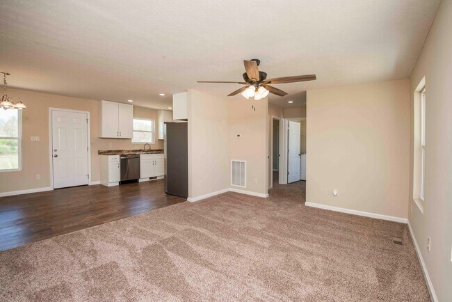 Building Photo - Knoxville 37849 - 3BR/2.5BA home with wash...