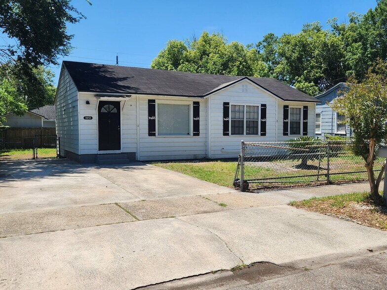 Building Photo - 3012 Imperial St