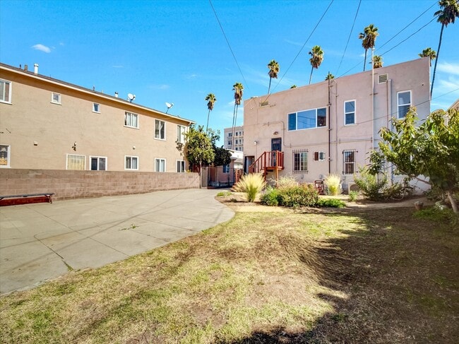 Building Photo - 243 N Berendo St