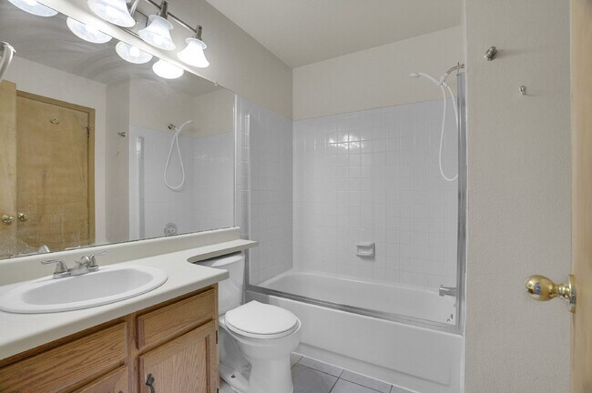 Building Photo - $2,300.00, stunning 2-bedroom, 2-bathroom ...