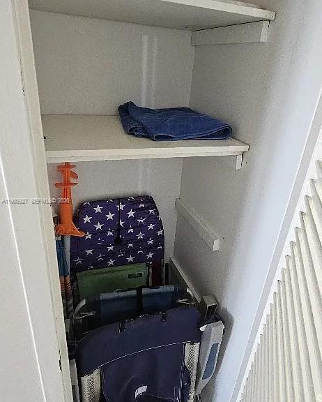 Building Photo - 100 Lincoln Rd