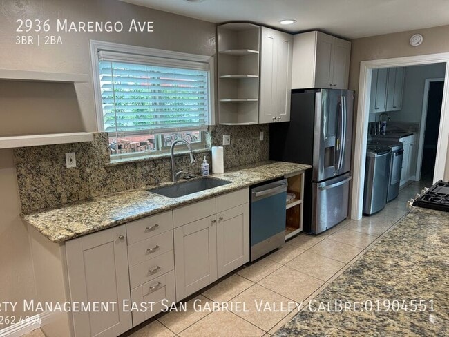 Building Photo - 2936 N Marengo Ave