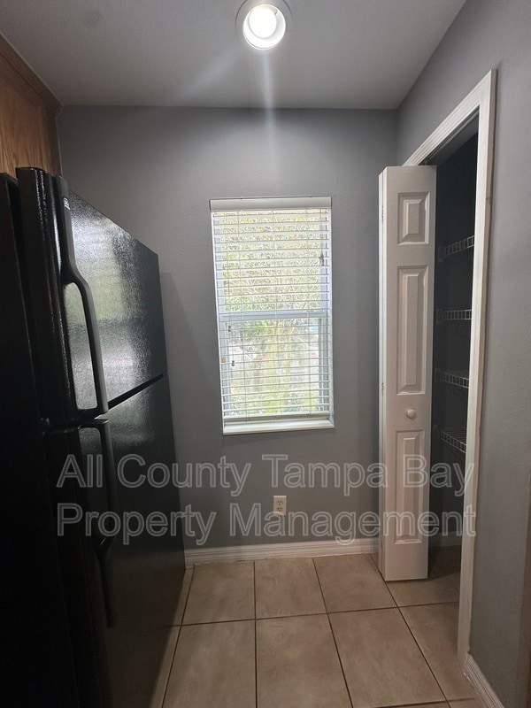 Building Photo - 9448 Charlesberg Dr