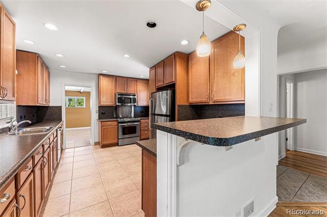 Building Photo - 3201 S Bellaire St