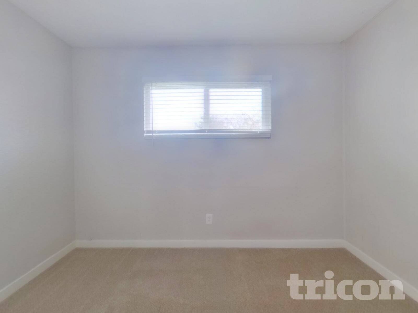 Building Photo - 2236 Dunlap Dr