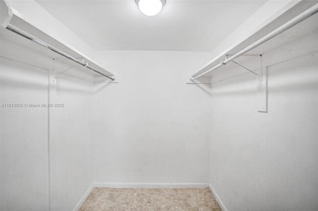 Building Photo - 3100 NE 49th St