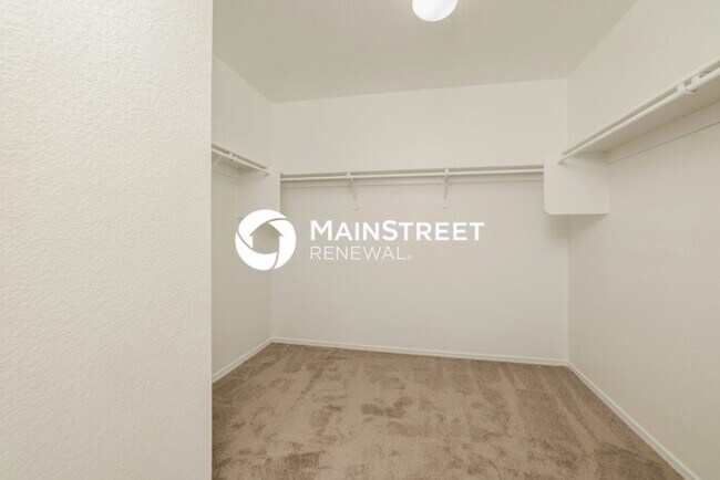 Building Photo - 4 Bedroom Pet-Friendly Home in TUCSON, AZ with Main Street Renewal