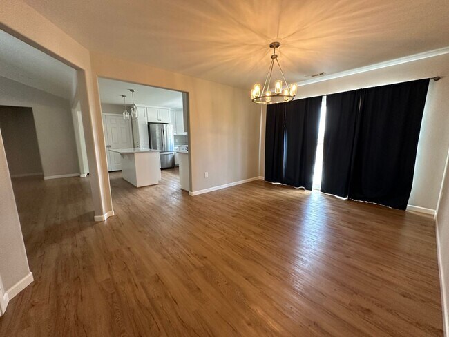 Building Photo - 921 Quail Point Ct