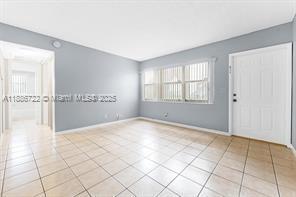 Building Photo - 1018 Twin Lakes Dr