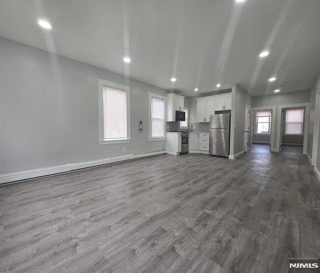 Building Photo - 36 Garfield Pl