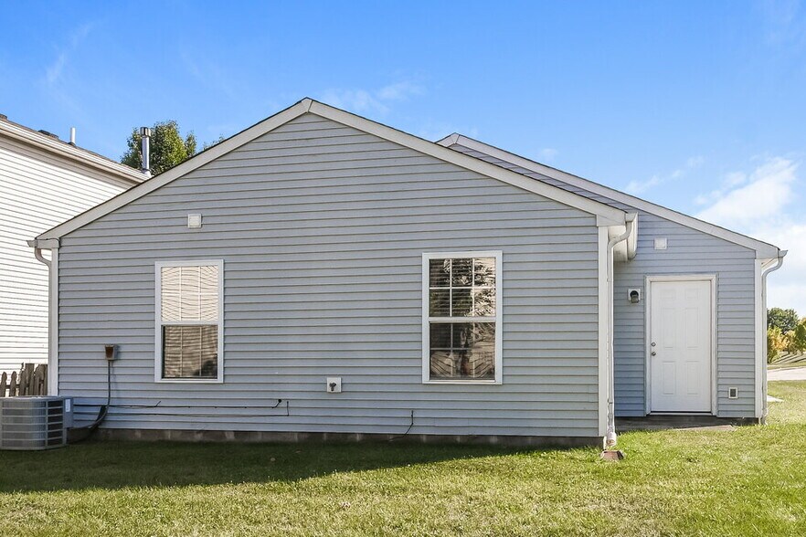 Building Photo - 526 Florence Dr