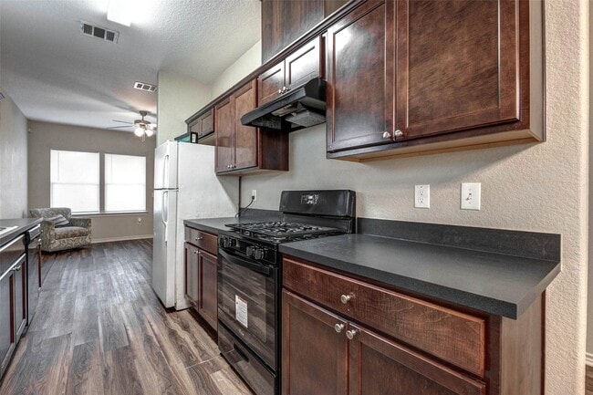 Building Photo - 4918 Carmen St