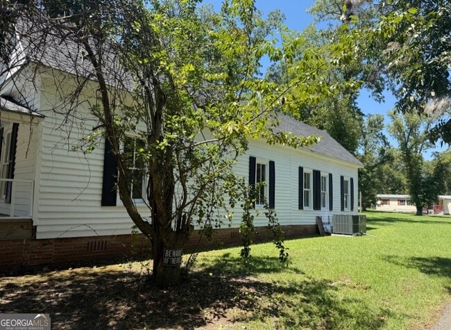 Building Photo - 604 Shy St