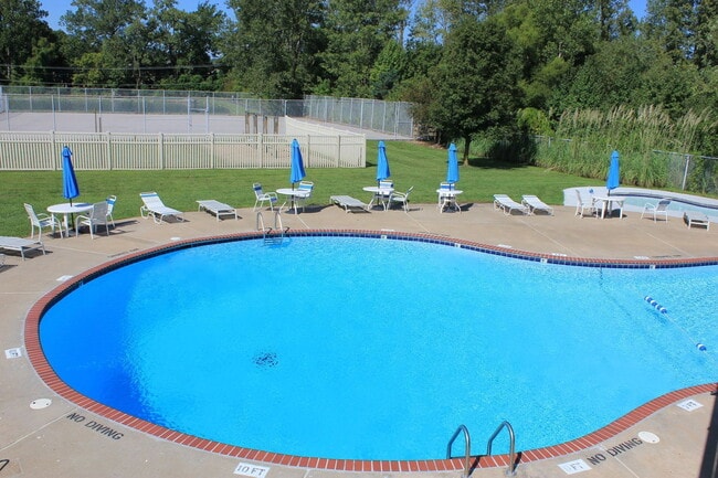 Building Photo - 324 Shirley Ridge Dr