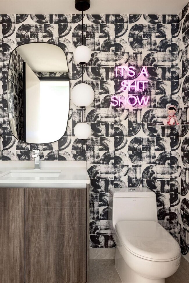 Building Photo - 488 NE 18th St