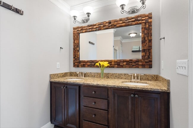 Building Photo - 8890 White Ibis Way