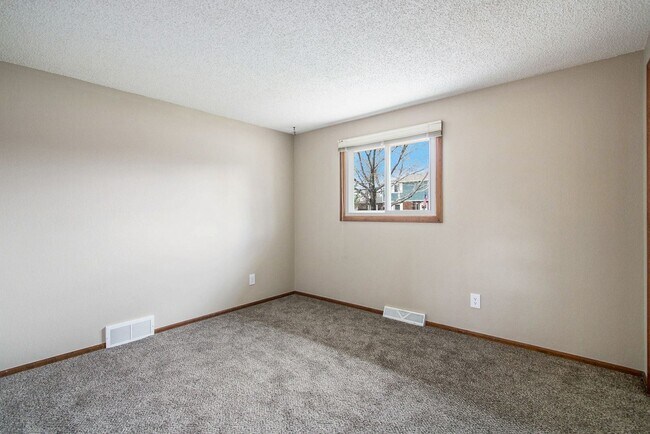 Building Photo - 3 br, 2 bath House - 2514 Kittredge Drive
