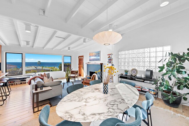 Building Photo - Oceanview Cottage Steps from Iconic Thousand Steps Beach