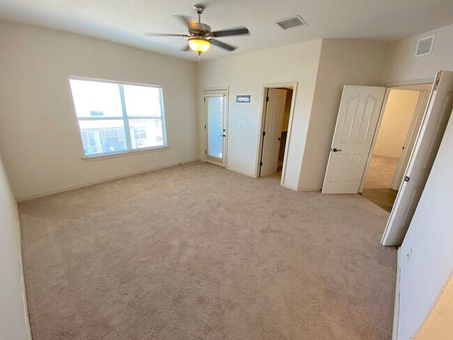 Building Photo - Northeast El Paso/Sandstone Ranch Estates 4 Bed 2.5 Bath Refrig A/C
