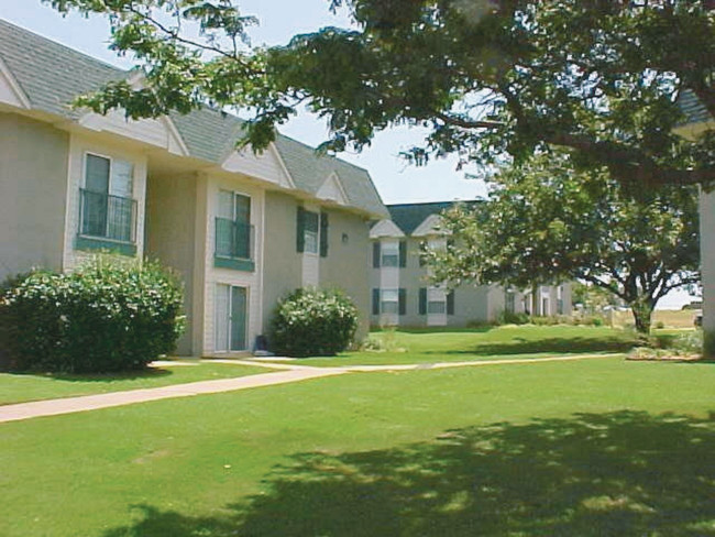 Primary Photo - Garland Square Apartments