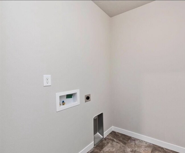 Building Photo - 17948 Ryans Ridge Ave