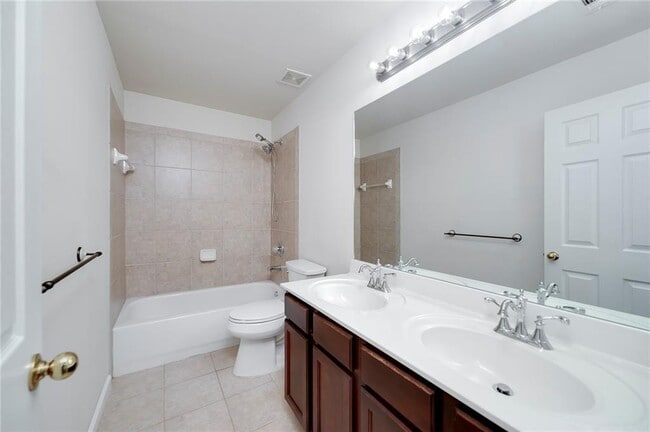 Building Photo - 1120 Bagwell Dr NW