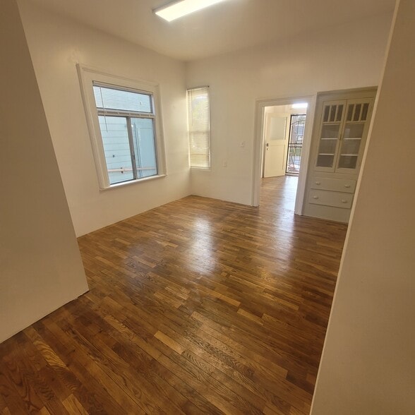 Building Photo - 914 Martin Luther King Jr Way