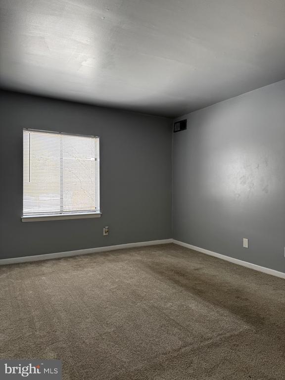 Building Photo - 11238 Cherry Hill Rd