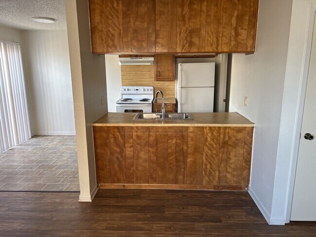 Building Photo - 3707 Hereford Ln