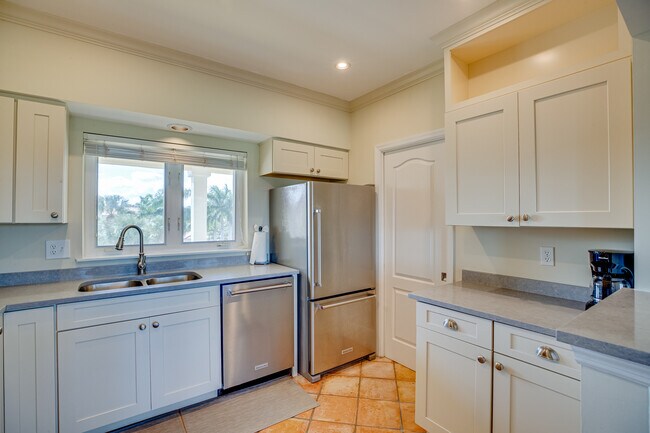 Building Photo - 5060 Harmony Cir