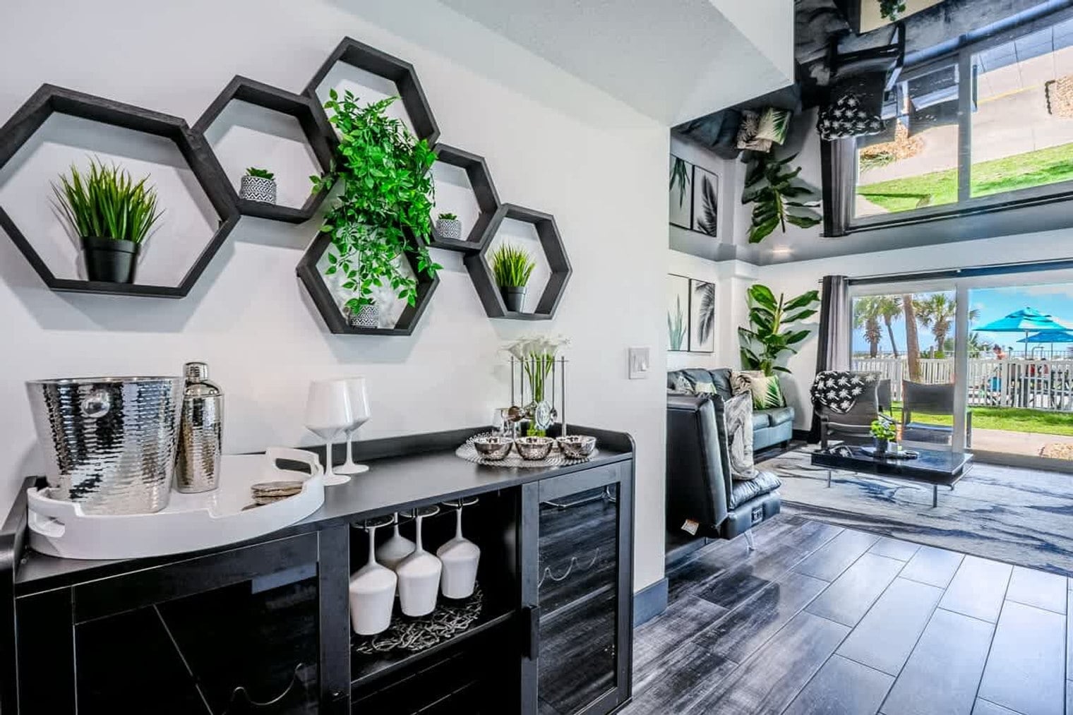 Building Photo - 8743 Thomas Dr