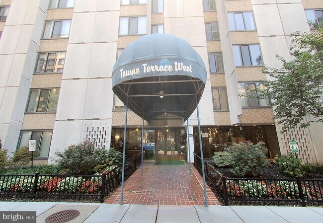Building Photo - 1440 N Street NW Unit 812