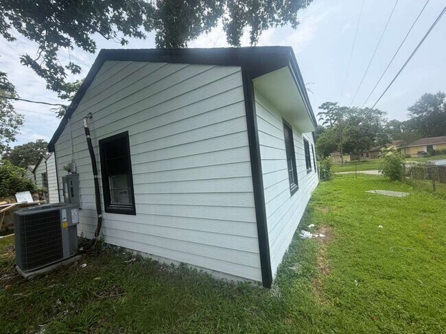 Building Photo - BEAUTIFUL HOME IN HOUSTON. MOVE IN READY!.