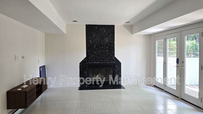 Building Photo - 4521 Briarglen Ln